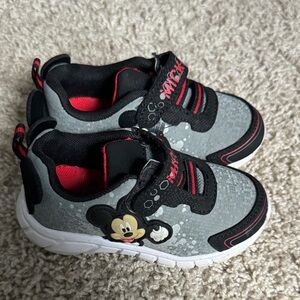 Mickey Mouse size 7 toddler shoe